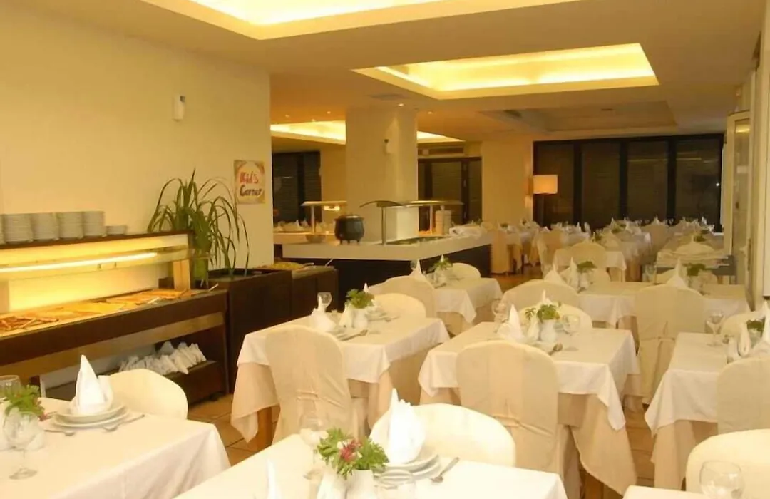 Bitzaro Grande Hotel&Suites-1