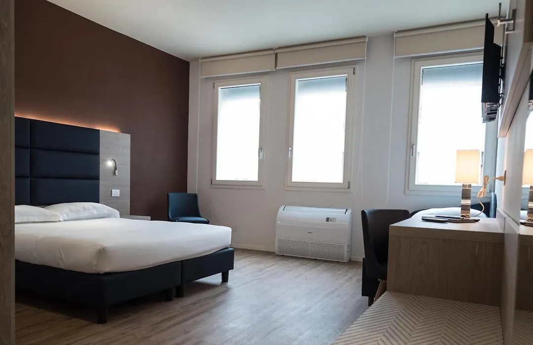 Hotel Touring-1