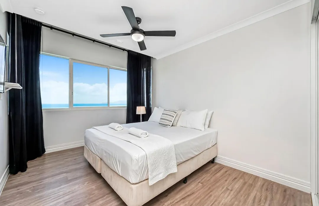Mariners North Holiday Apartments-1