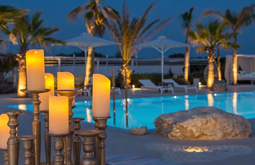 White Pearls-Adults Only Luxury Suites-1