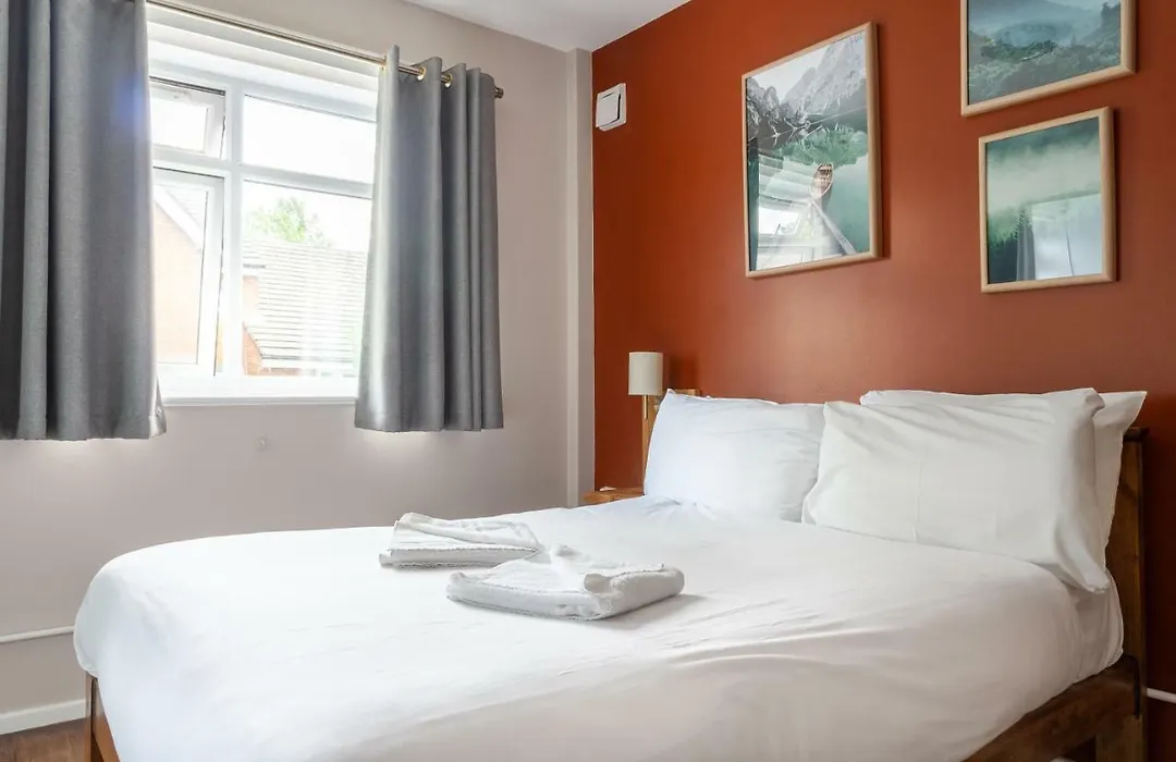 Palmers Lodge Hillspring At Willesden Green-1