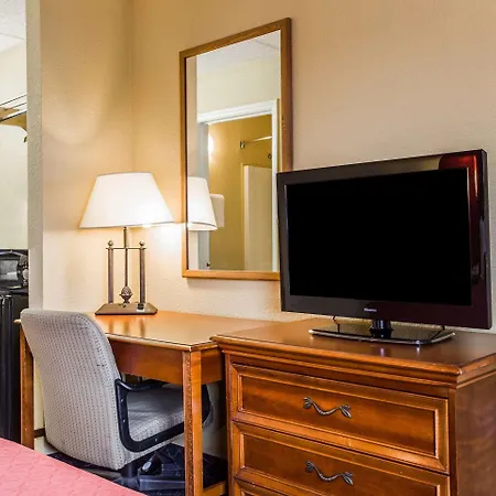 Rodeway Inn Charlotte North End-2