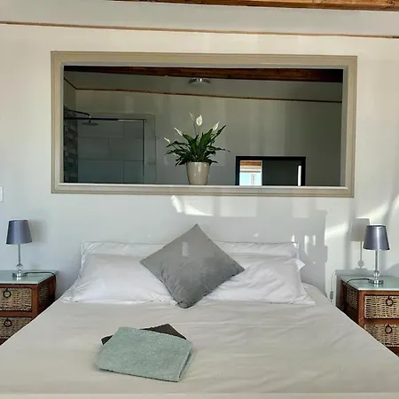 Blue Bay Studio Bayview-3