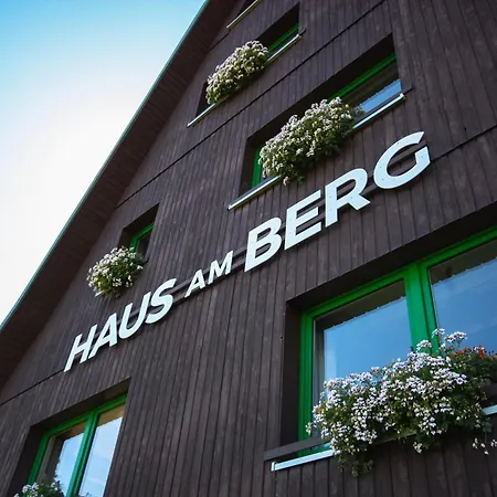 Haus am Berg - Pension direkt am Skihang-3