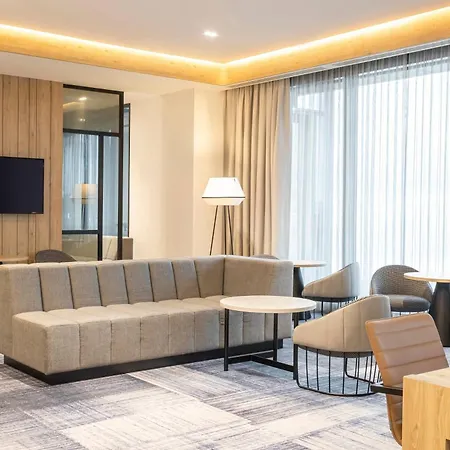 Courtyard By Marriott Inverness Airport-3