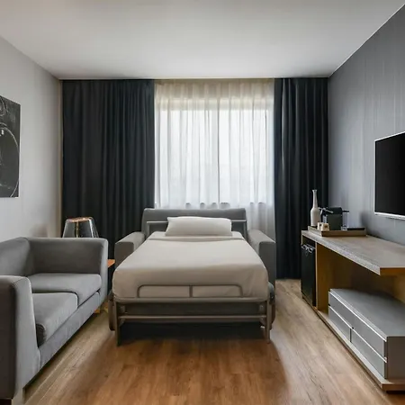 AC Hotel Madrid Feria by Marriott-2