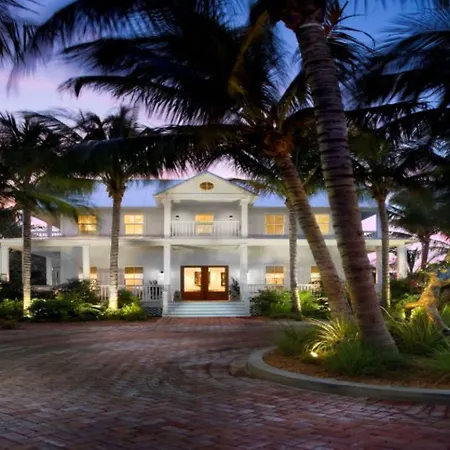 Parrot Key Hotel & Villas-3