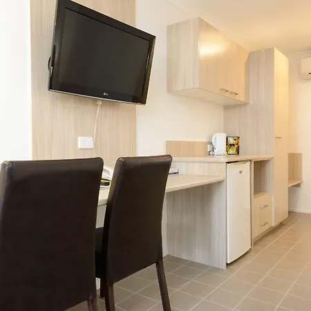 Smart Motels Bert Hinkler Bundaberg-2