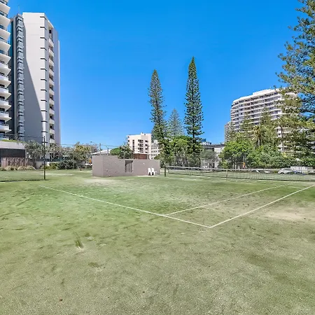 Surfers Century Oceanside Apartments-3