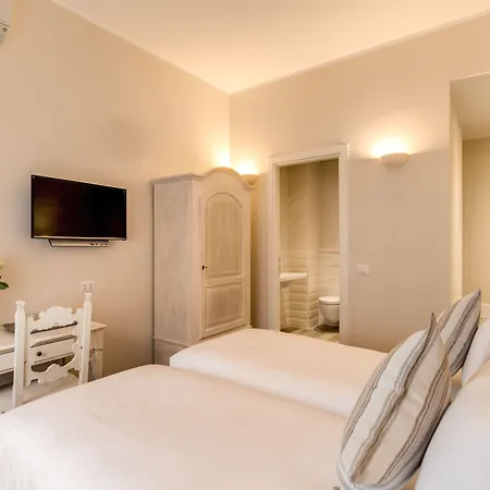 Casa Tua Vaticano Guest House-2