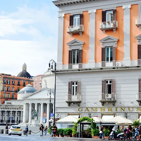 Relais Piazza Del Plebiscito-3