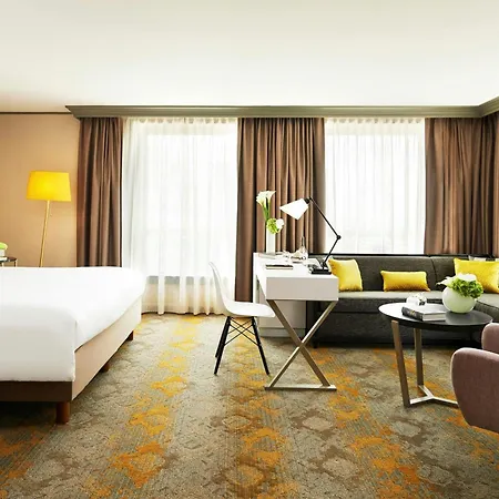 Renaissance Paris La Defense Hotel-3