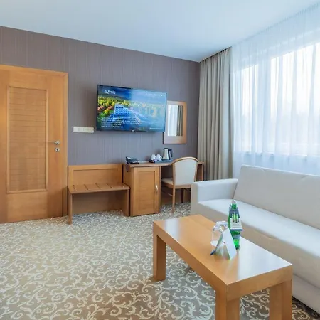 Kontakt Wellness Hotel-3
