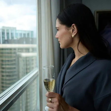 Vancouver Marriott Pinnacle Downtown Hotel-3