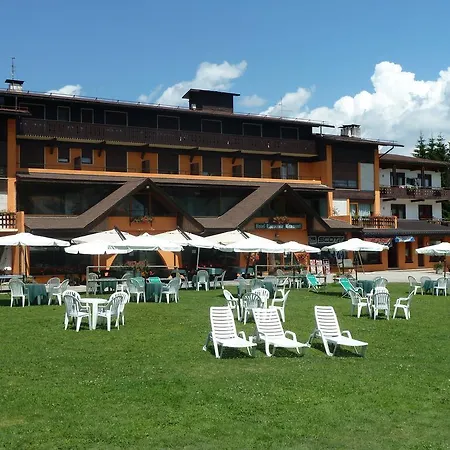 Albergo Miramonti Dependance-3