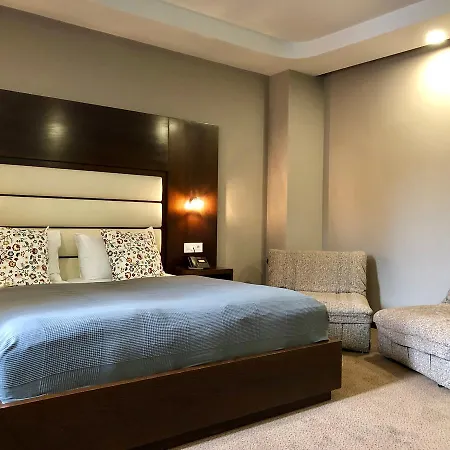 Hotel Cryston-2