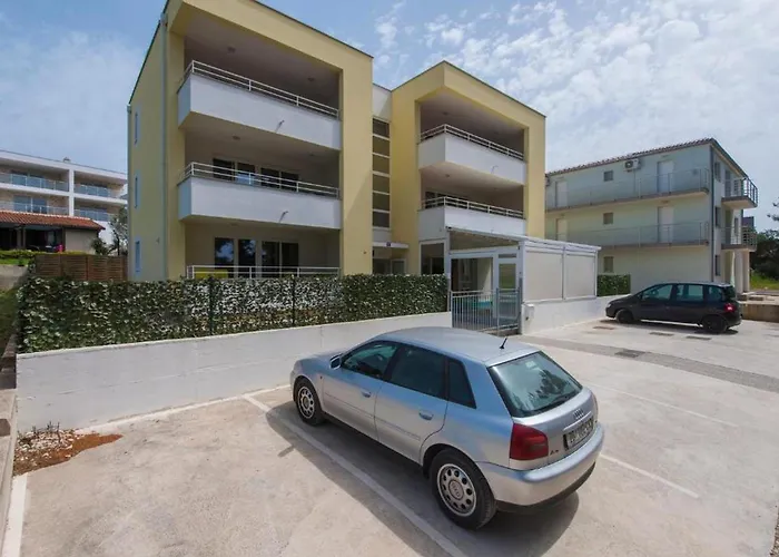 Apartments Villa Ema