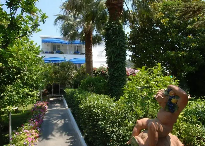Pazziella Garden&Suites