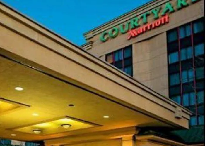 Courtyard By Marriott Laguardia Airport
