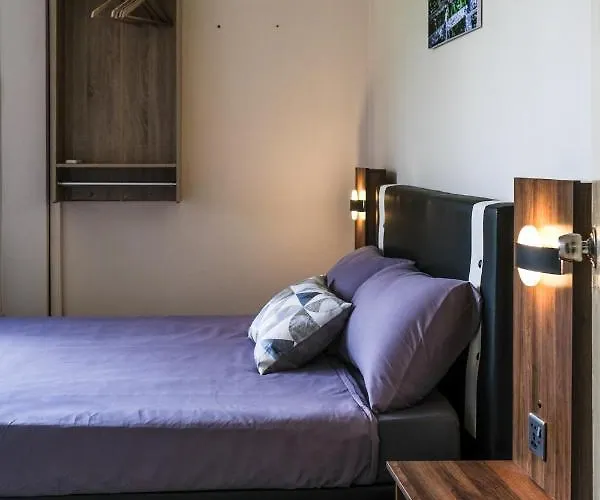Step-In Lodge