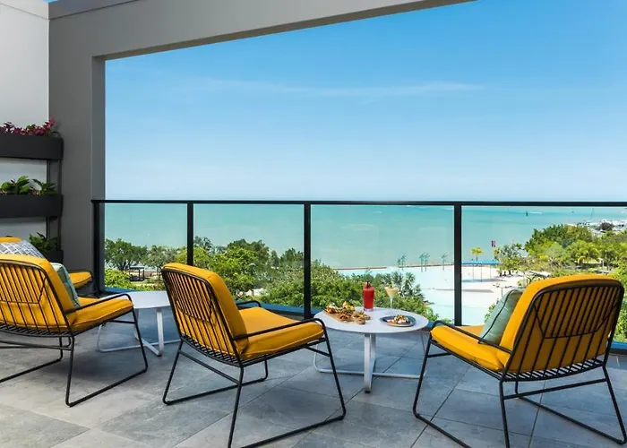 Hotel with view: Oaks Cairns Hotel