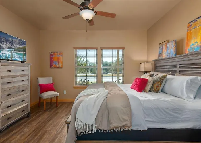Luxury hotel only: Old Mill Resort