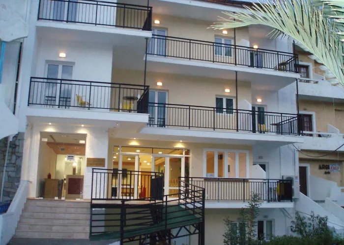 Haris Apartments