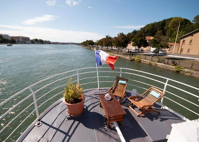 Péniche DJEBELLE