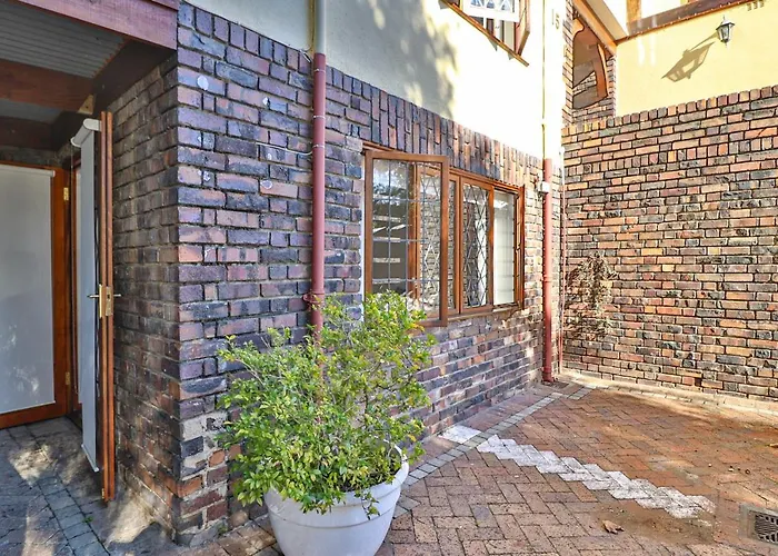 Knightsbury Guest House