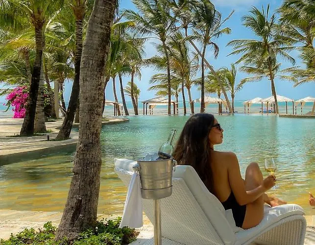 Hotel sulla spiaggia: Billionaire Beachfront Apartments