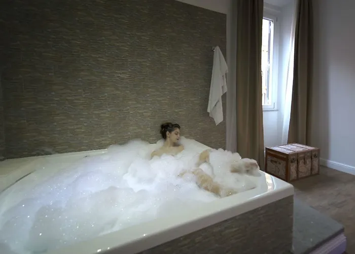 Jacuzzi hotel: 7 Inn Spanish Steps