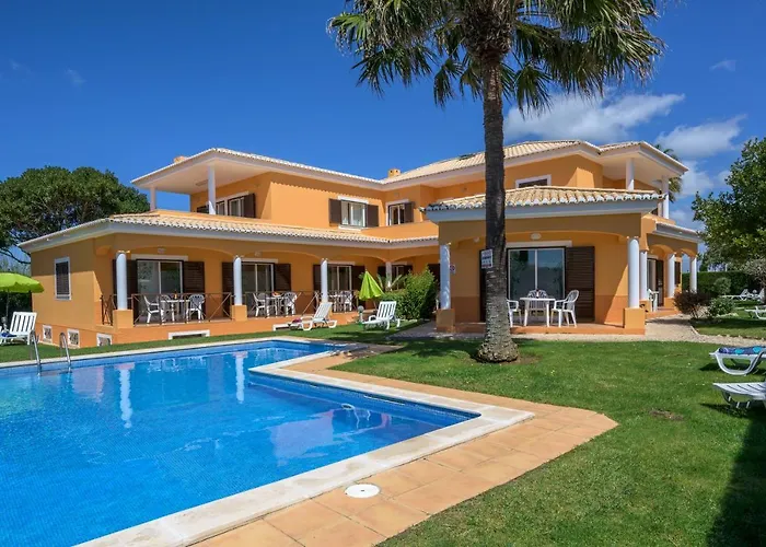 Hotel mit Pool: Canavial I & II Apartamentos