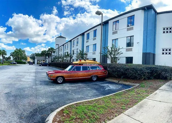 Destiny Palms Hotel Maingate West