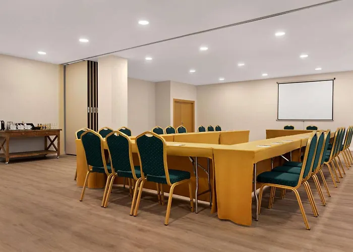Ramada By Wyndham Valencia Almussafes