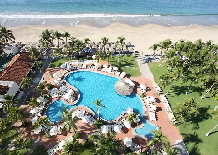In Luxury hotels Emporio Ixtapa