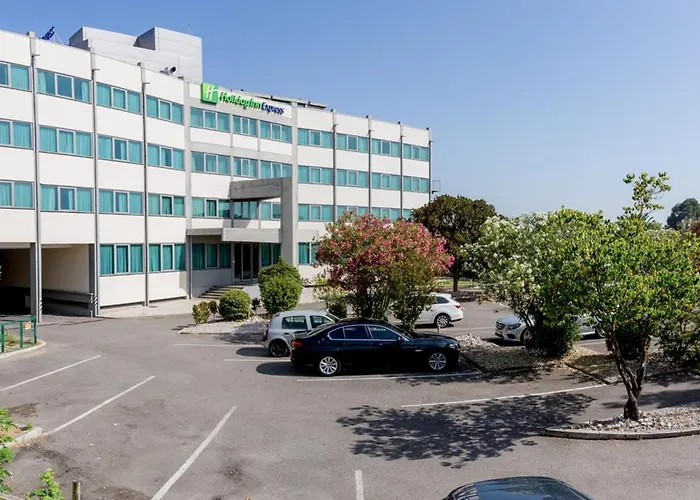 Holiday Inn Express Lisbon Airport By Ihg