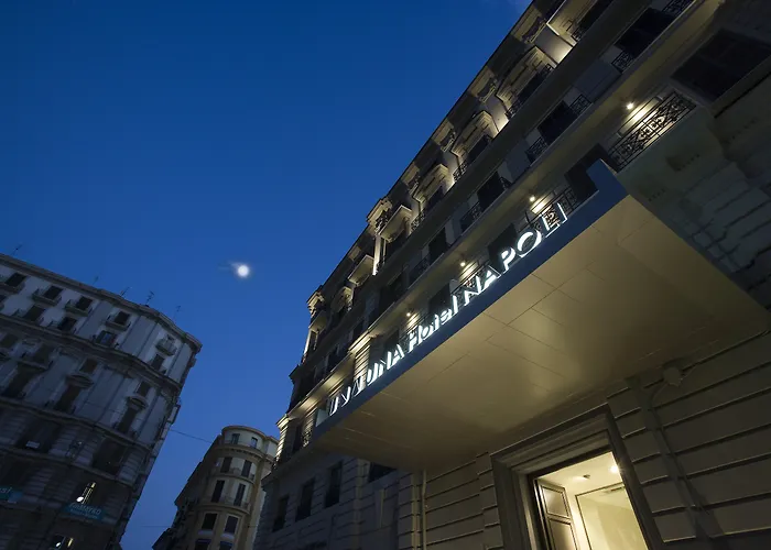 Hotel con vistas: Una Hotels Napoli