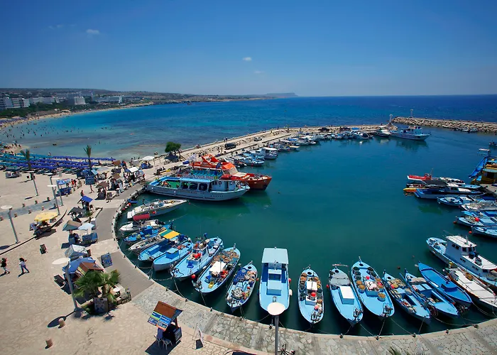 Hotel familiar: Limanaki Beach Hotel & Suites