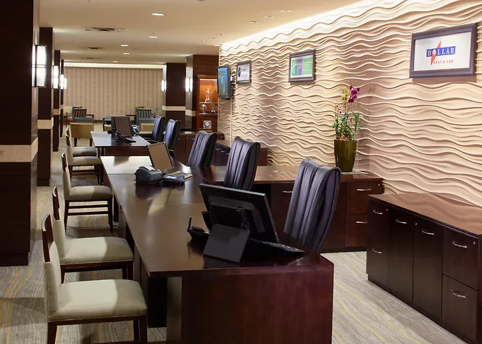 Hotels With Four Stars Outrigger Waikiki Beachcomber