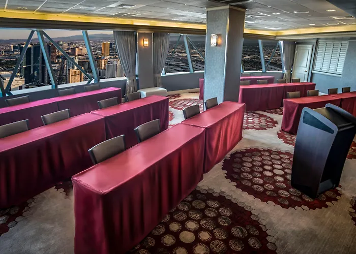 Resort: The Strat Hotel, Casino & Tower