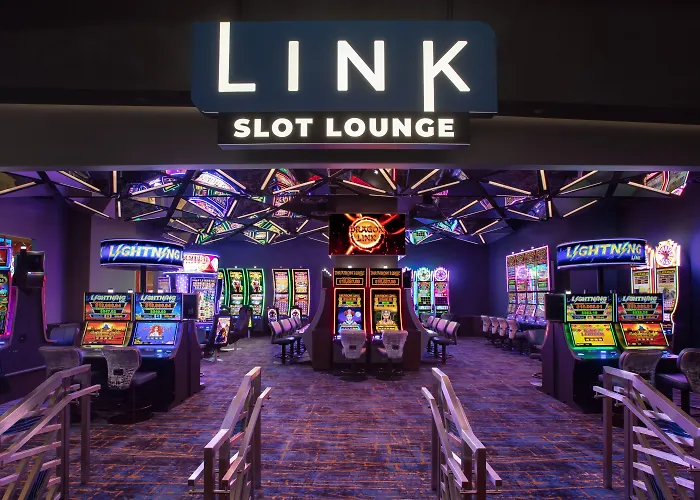 Resort: The Strat Hotel, Casino & Tower