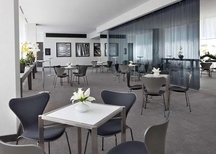 Radisson Blu Aqua Hotel, Chicago