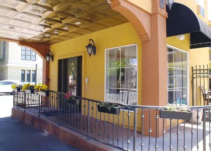 Hotel: Napa Valley Hotel & Suites