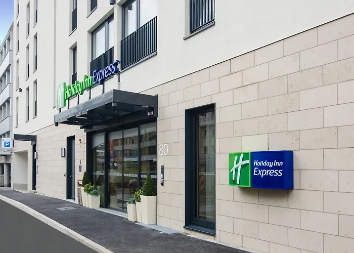  Holiday Inn Express Dusseldorf City