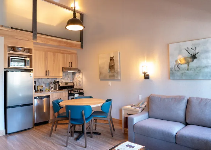 Cabin: Tunnel Mountain Resort