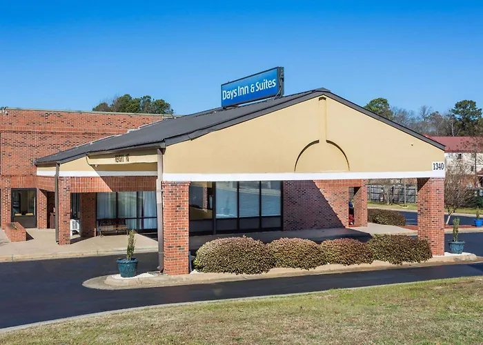 Days Inn & Suites By Wyndham Rocky Mount Golden East