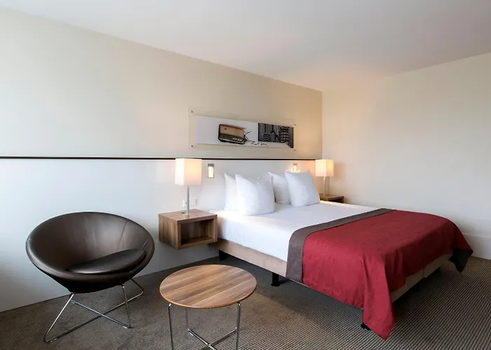 Holiday Inn Centre By Ihg