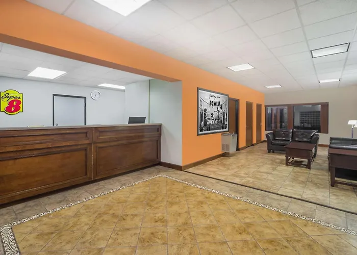 Super 8 By Wyndham Knoxville North/Powell