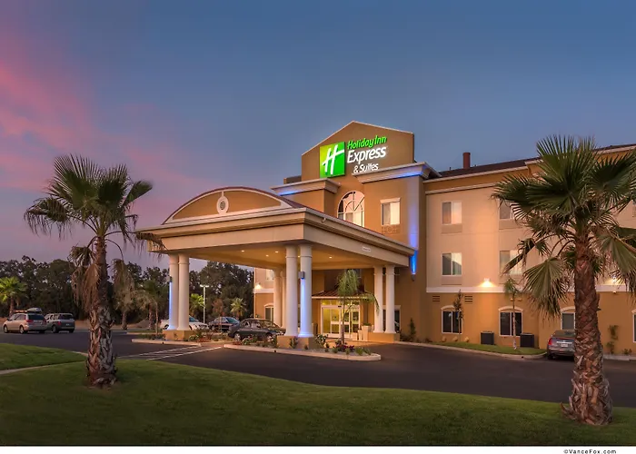 Dog friendly hotels Holiday Inn Express & Suites / Red Bluff - South Redding Area, An Ihg
