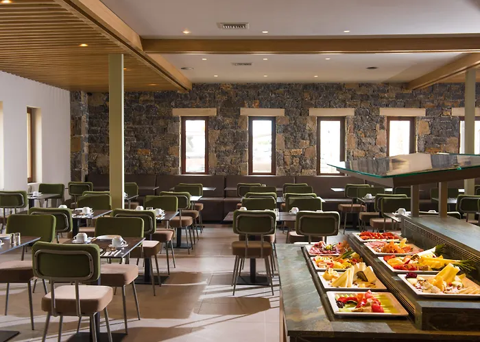 Hôtel pour familles: Petousis Hotel & Suites